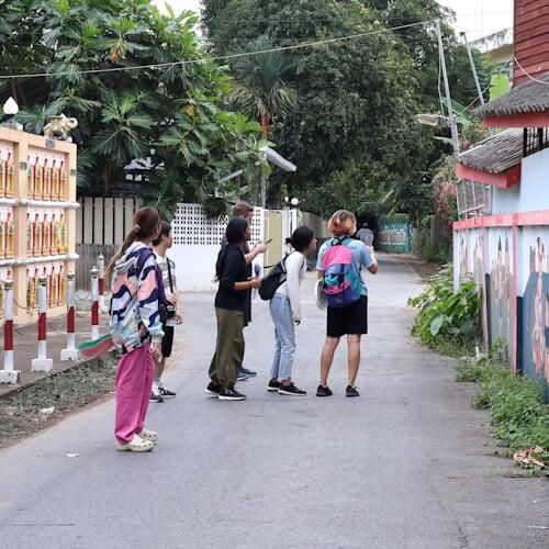 Siamnity is a smart audio-guide app, discreetly assisted by artificial intelligence, that lets culture enthusiasts explore Siam’s heritage independently, at their own pace.