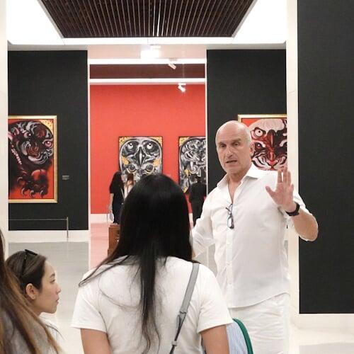 Siamnity is a smart audio-guide app, discreetly assisted by artificial intelligence, that lets culture enthusiasts explore Siam’s heritage independently, at their own pace.